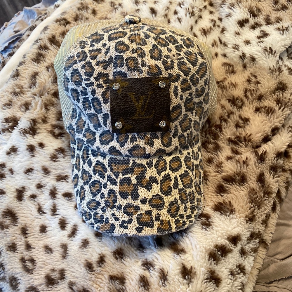 Leopard print mesh back pony tail holder hat